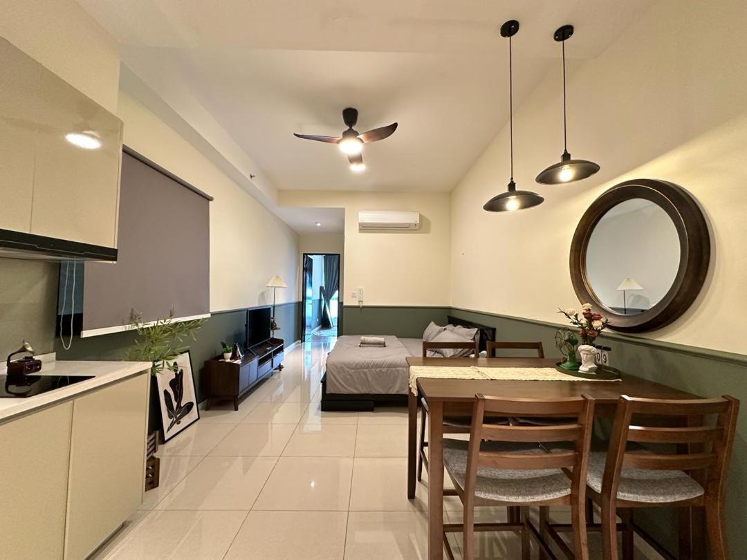Paradigm 4pax 2king Bed Netflix Wifi Apartment